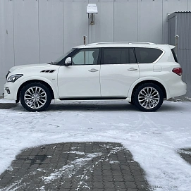 Infiniti QX80, 2017г, передний привод, автомат