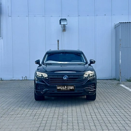 Volkswagen Touareg, 2021г, передний привод, автомат