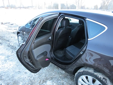 Opel Astra, 2014г, передний привод, автомат