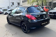 Peugeot 308, 2010г., передний привод, автомат
