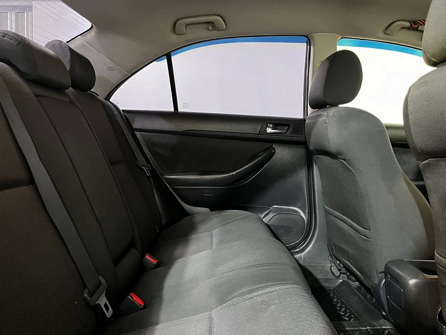 Toyota Avensis, 2008г., передний привод, механика