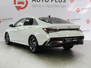 Hyundai Elantra, 2023г, передний привод, вариатор