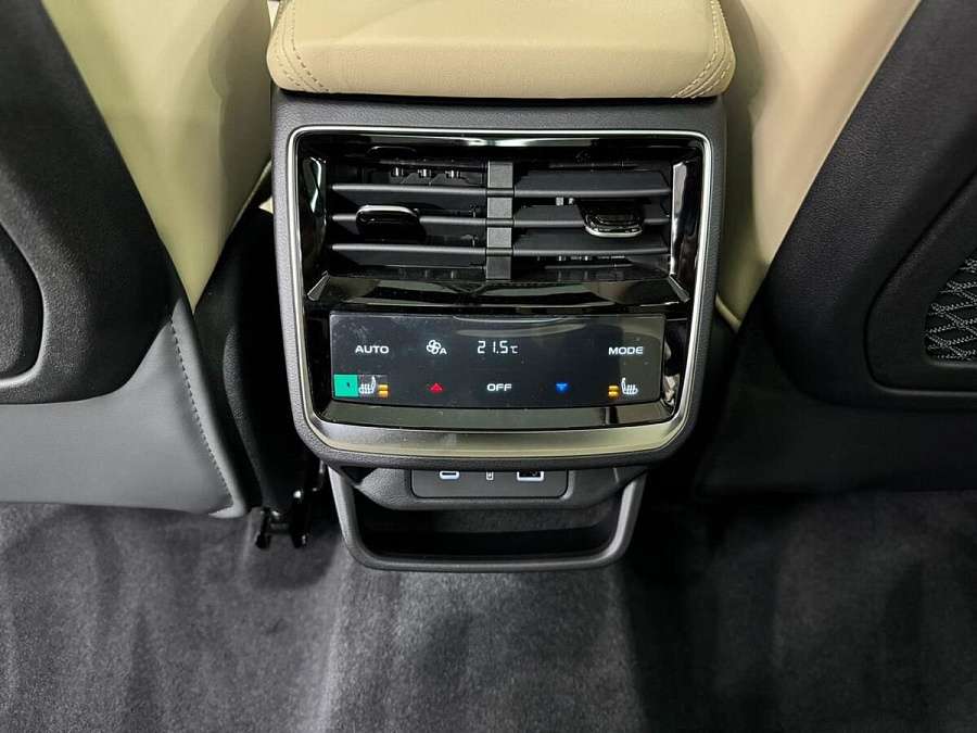 Geely Monjaro, 2024г., передний привод, автомат