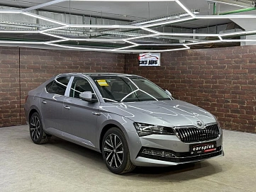 Skoda Superb, 2025г, передний привод, робот