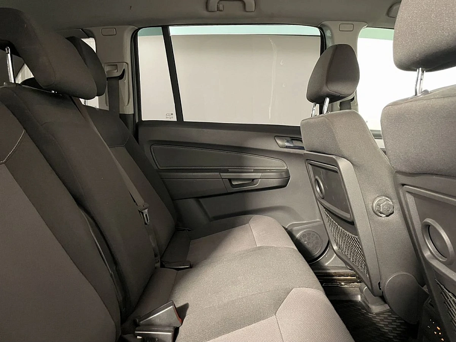 Opel Zafira, 2010г., передний привод, механика