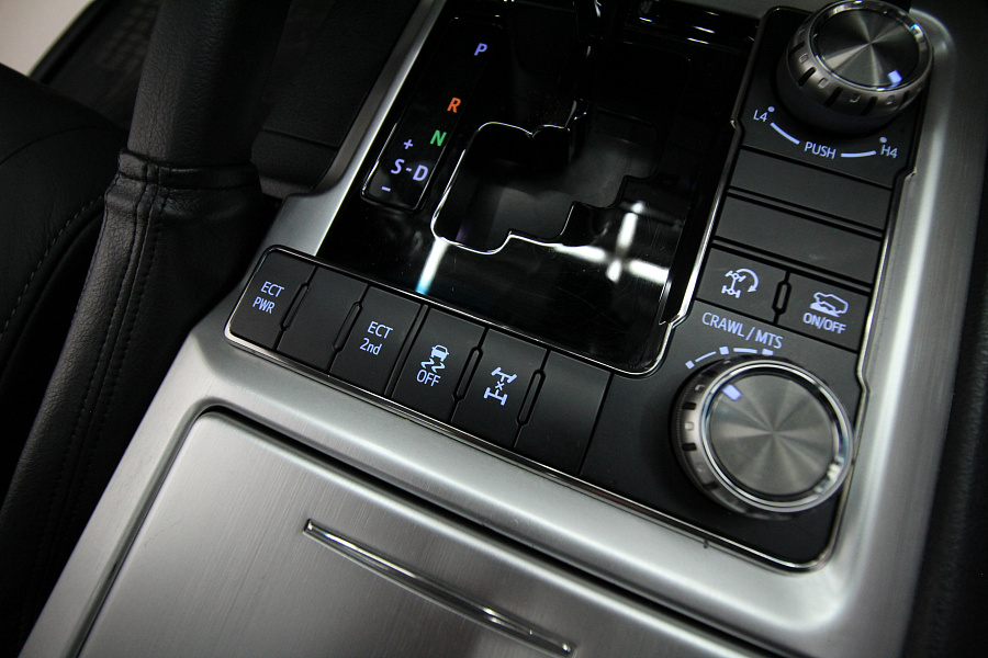 Toyota Land Cruiser, 2019г., полный привод, автомат