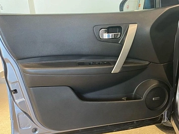 Nissan Qashqai, 2010г, передний привод, автомат