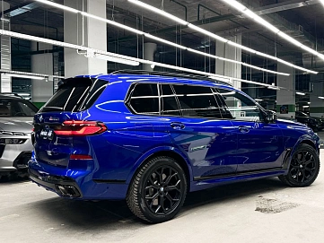BMW X7, 2023г, полный привод, автомат