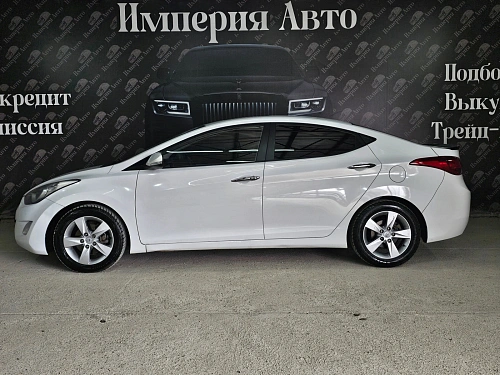 Hyundai Avante, 2011г, передний привод, автомат