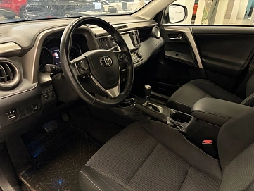 Toyota RAV4, 2019г, передний привод, автомат