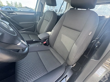 Volkswagen Golf, 2011г, передний привод, механика