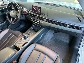 Audi A4, 2019г, передний привод, робот