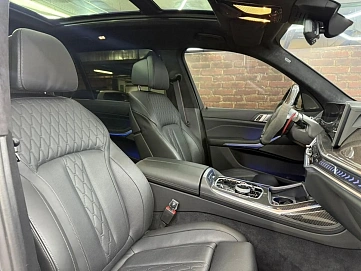 BMW X7, 2023г, полный привод, автомат