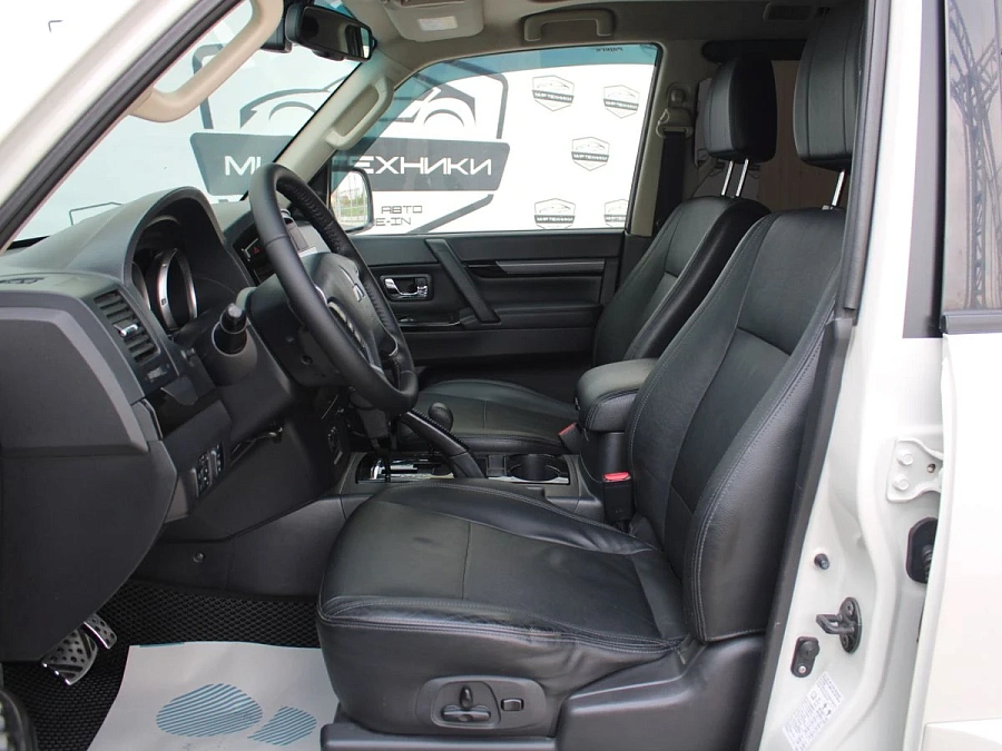 Mitsubishi Pajero, 2015г., полный привод, автомат