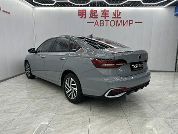 Volkswagen Lavida, 2022г, передний привод, робот