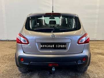 Nissan Qashqai, 2011г, передний привод, механика