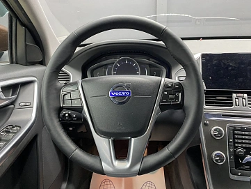 Volvo XC60, 2015г, передний привод, автомат