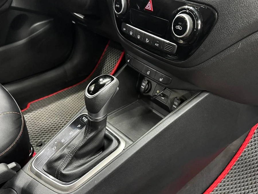 Hyundai Solaris, 2018г., передний привод, автомат