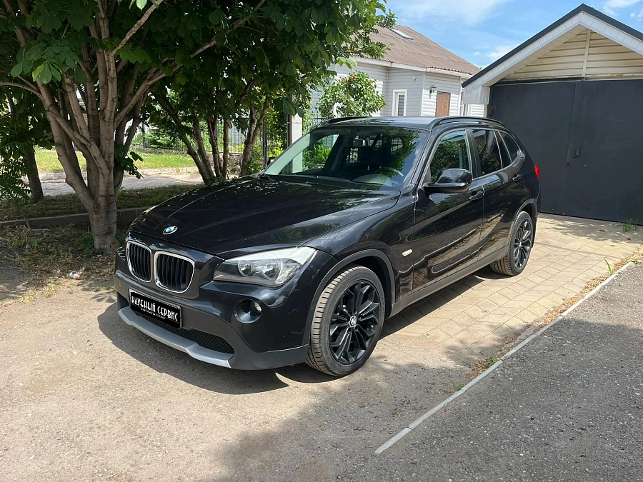 BMW X1, 2011г., задний привод, автомат