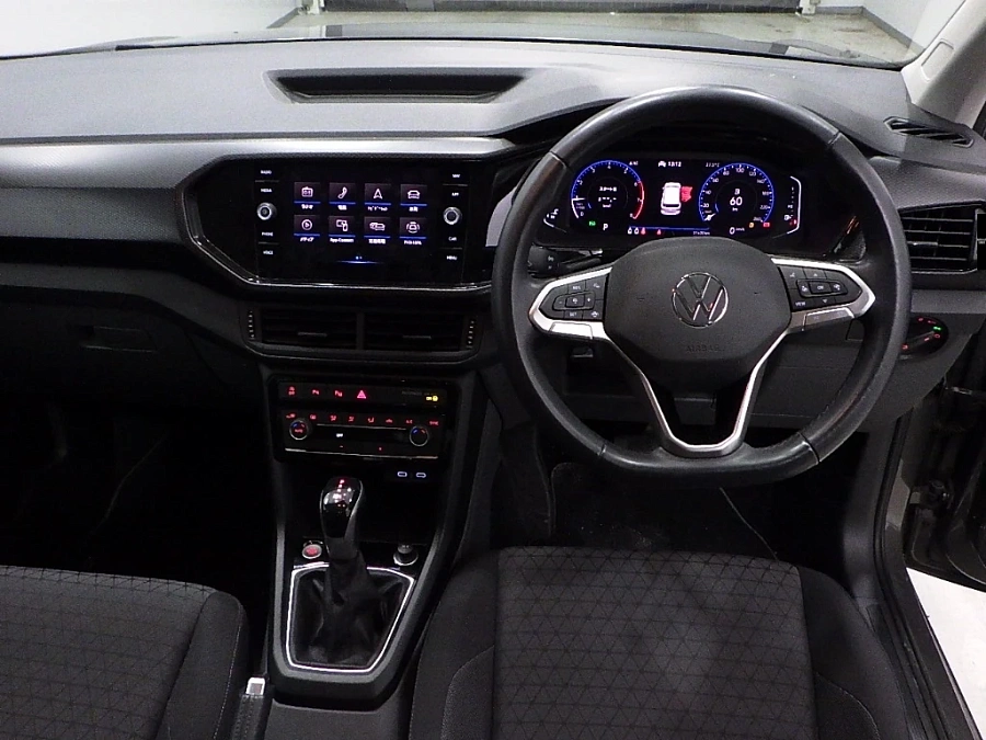 Volkswagen T-Cross, 2021г., передний привод, робот