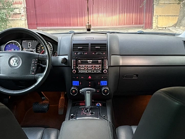 Volkswagen Touareg, 2009г, полный привод, автомат