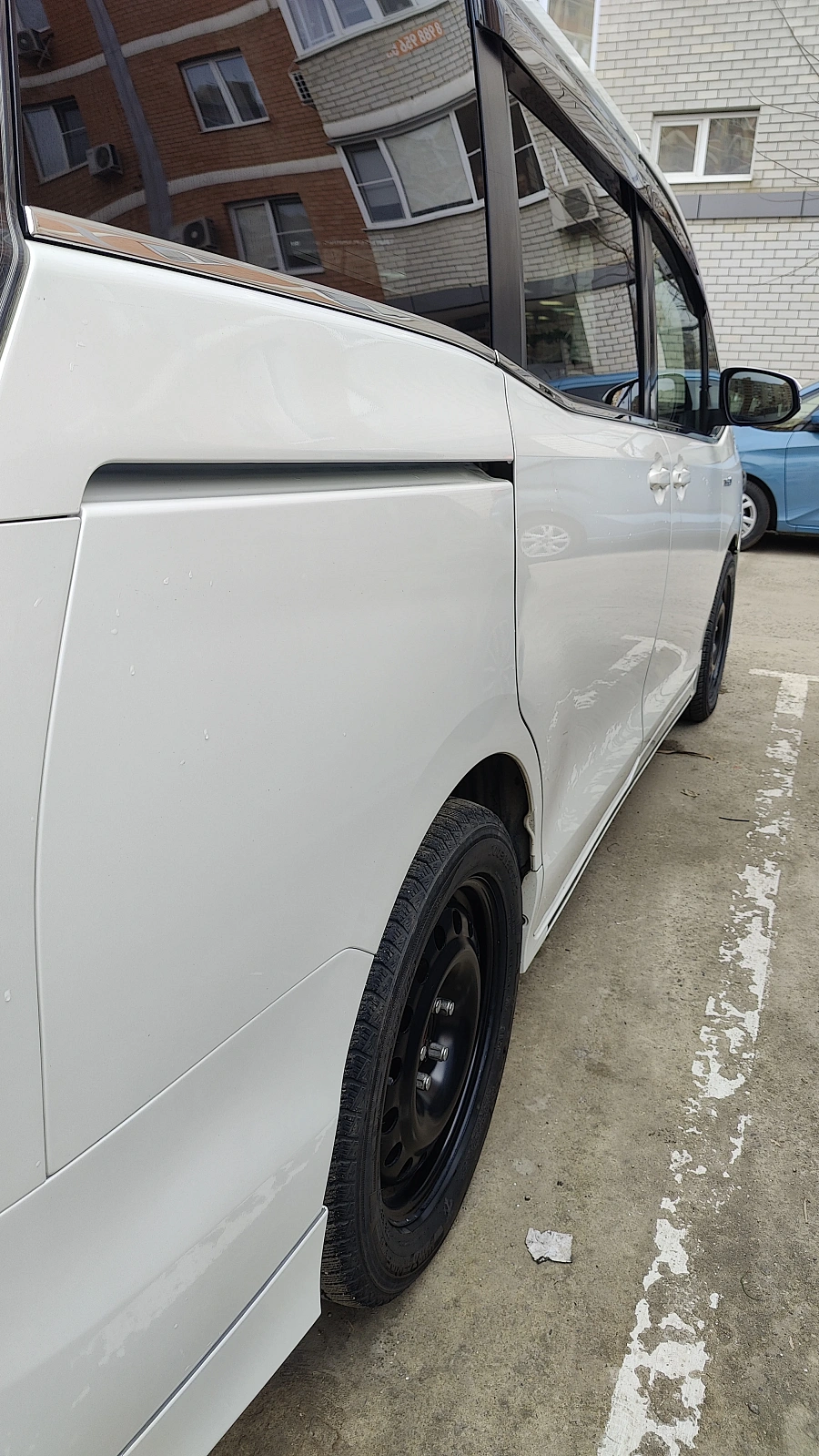 Toyota Voxy, 2014г., передний привод, вариатор