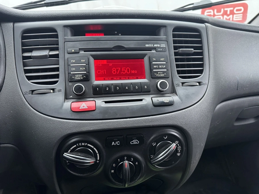 Kia Rio, 2010г., передний привод, механика