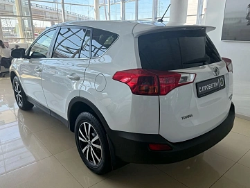 Toyota RAV4, 2015г, полный привод, автомат