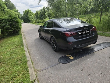 Infiniti Q70, 2016г, полный привод, автомат