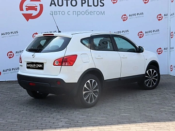Nissan Qashqai, 2009г, передний привод, вариатор
