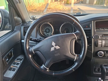 Mitsubishi Pajero, 2010г, полный привод, автомат