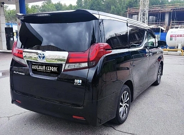 Toyota Alphard, 2017г, полный привод, вариатор