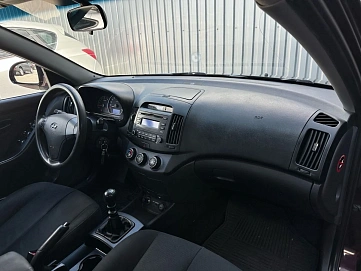 Hyundai Elantra, 2009г, передний привод, механика