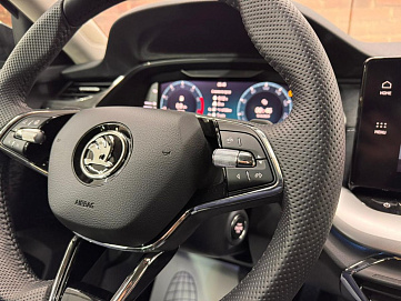 Skoda Octavia, 2024г, передний привод, робот