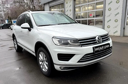 Volkswagen Touareg, 2017г, полный привод, автомат