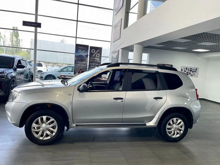 Nissan Terrano, 2015г., передний привод, механика