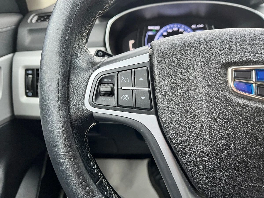 Geely Atlas, 2019г., передний привод, автомат