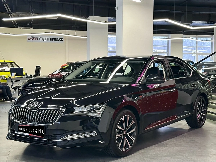 Skoda Superb, 2025г., передний привод, робот