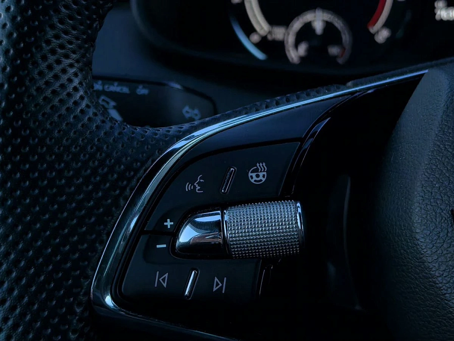 Skoda Rapid, 2022г., передний привод, робот