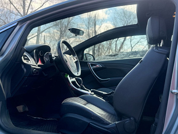 Opel , 2012г., передний привод, автомат