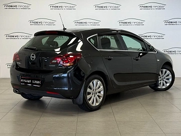 Opel Astra, 2011г, передний привод, автомат