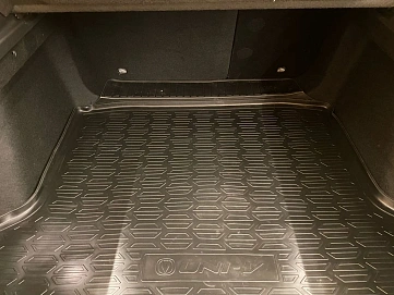 Changan UNI-V, 2023г, передний привод, робот