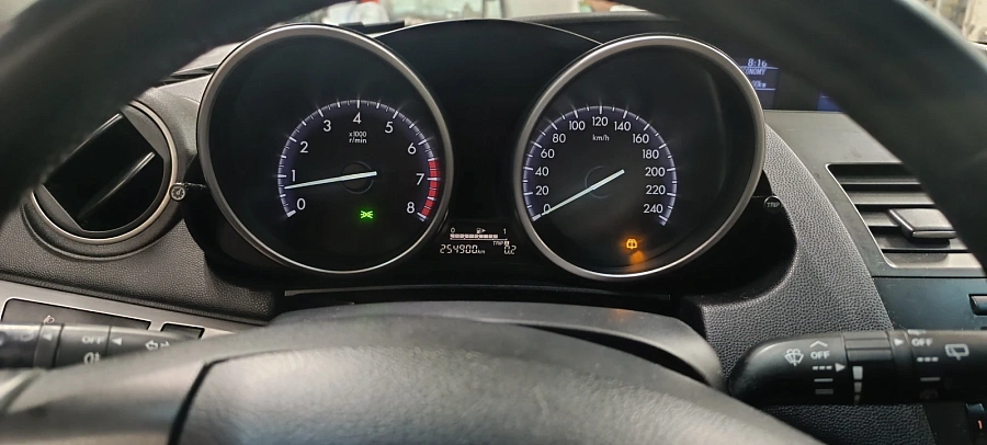 Mazda 3, 2012г., передний привод, механика