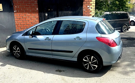 Peugeot 308, 2011г, передний привод, автомат