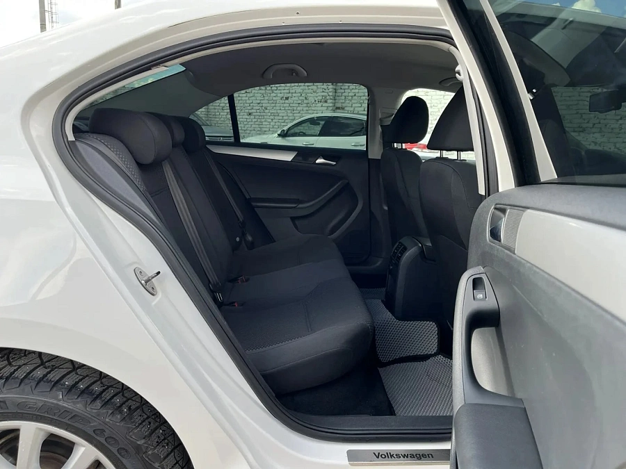 Volkswagen Jetta, 2013г., передний привод, автомат