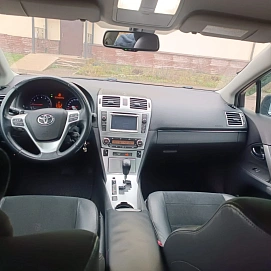Toyota Avensis, 2012г, передний привод, вариатор