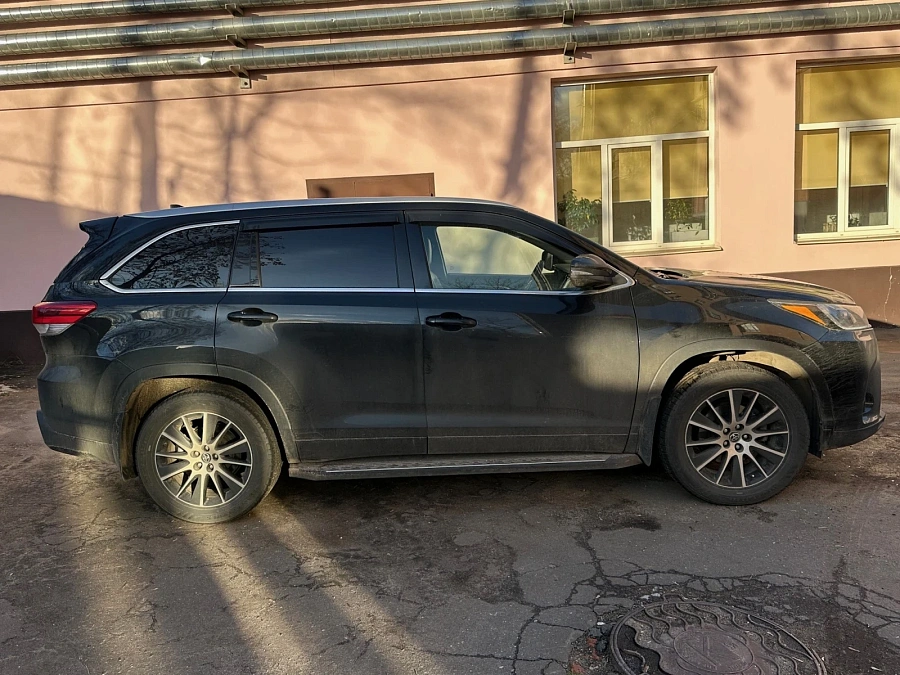 Toyota Highlander, 2017г., полный привод, автомат