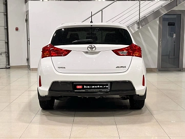 Toyota Auris, 2013г, передний привод, вариатор