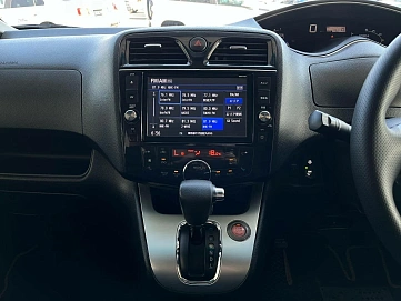 Suzuki Landy, 2012г, передний привод, автомат