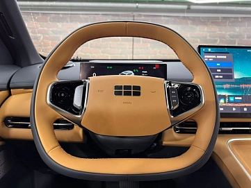 Geely Galaxy Starship 7, 2025г, передний привод, робот